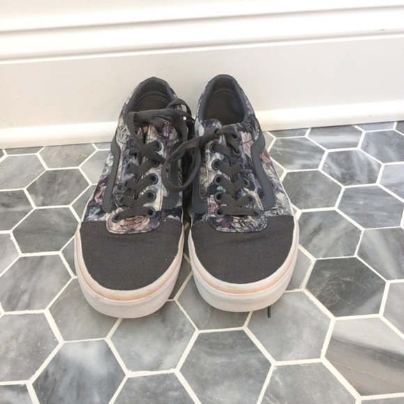 Vans Ward Women's Grey Floral Rose Skate Sneakers Shoes - Picture 2 of 9